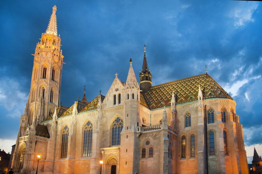 3-Hour Orientation Walking Tour of Buda and Pest - Crossing the Danube by public transport