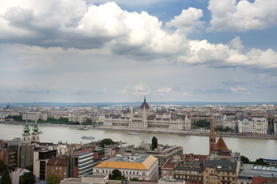3-Hour Orientation Walking Tour of Buda and Pest - Reaching Matthias Church and the Buda Castle district