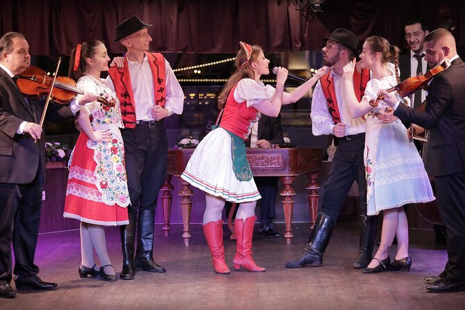 4 Course Dinner Cruise with Operetta, Folk Show and Welcome Drink - What you see from the river, in order