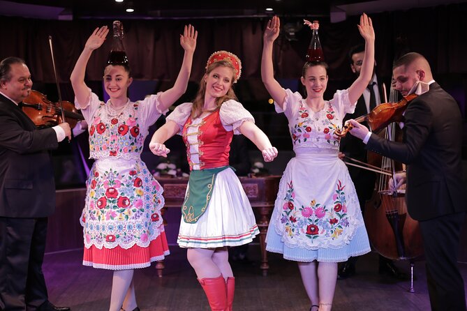 4 Course Dinner Cruise with Operetta, Folk Show and Welcome Drink - Who will enjoy this most?