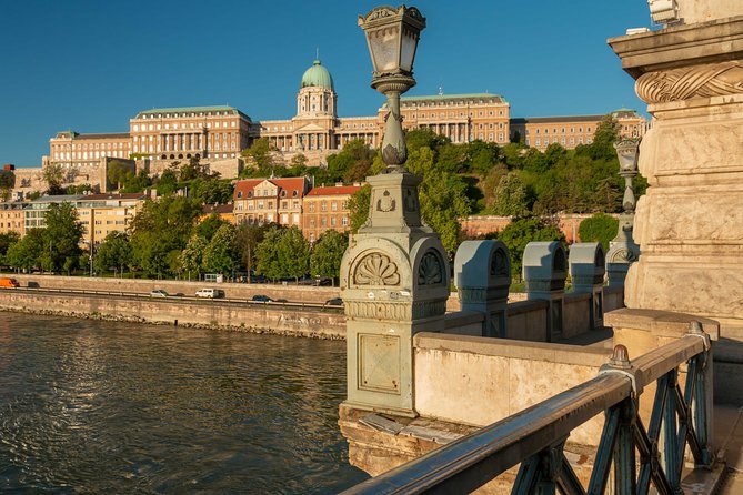 4 hours long private minivan tour in Budapest - A quick look at Széchenyi Baths