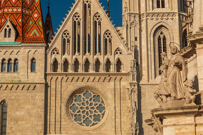 4 hours long private minivan tour in Budapest - What the guide adds to the drive
