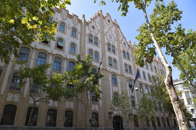 All day city tour in Budapest - What the guide adds to the day