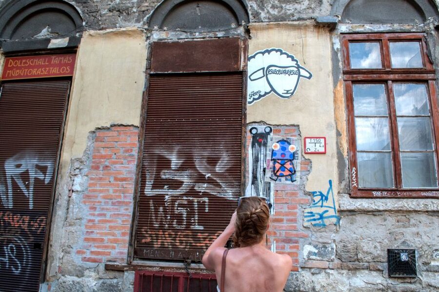Alternative Budapest Walking Tour - Key points at a glance
