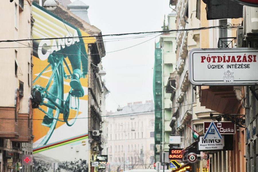 Alternative Budapest Walking Tour - Cafés, design shops, and creative collectives