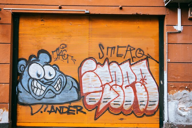 Alternative Street Art Free Walking Tour of Budapest - Finishing around Szimpla Kert and ruin-bar culture