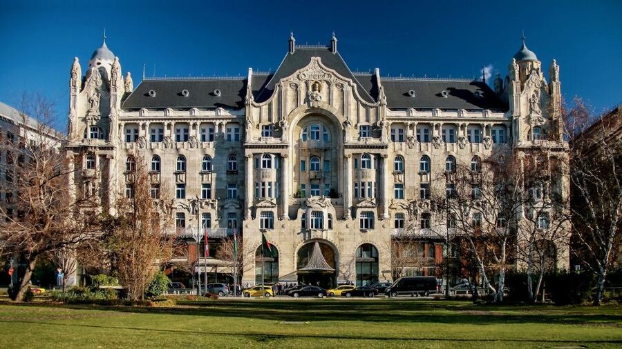 Art Nouveau Tour in Budapest: 3-Hour Private Tour - The hidden corners you could miss alone