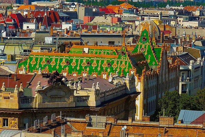 Art Nouveau Treasures of Budapest – Exclusive Private Tour - The private apartment and its stained-glass window
