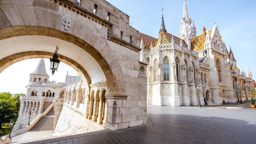 Best of Budapest: Private Walking Tour with a Local - Central Market Hall, cafés, and food stops