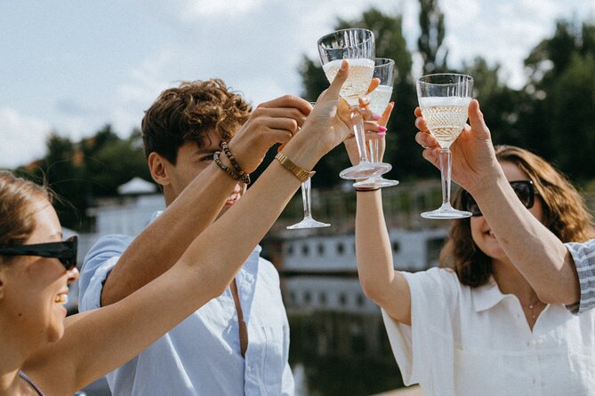 Bottomless Brunch and Cruise with Prosecco in Budapest - What the Budapest brunch cruise is really like