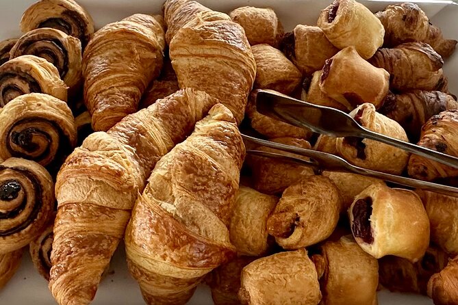 Bottomless Brunch and Cruise with Prosecco in Budapest - What you see between noon and 1 p.m.