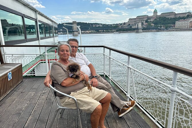 Bottomless Brunch and Cruise with Prosecco in Budapest - The important catch: this is not a nonstop sailing
