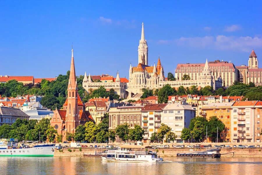 Buda Castle District and Matthias Church Private Tour - Crowds, Weather, and the Pace of the Visit