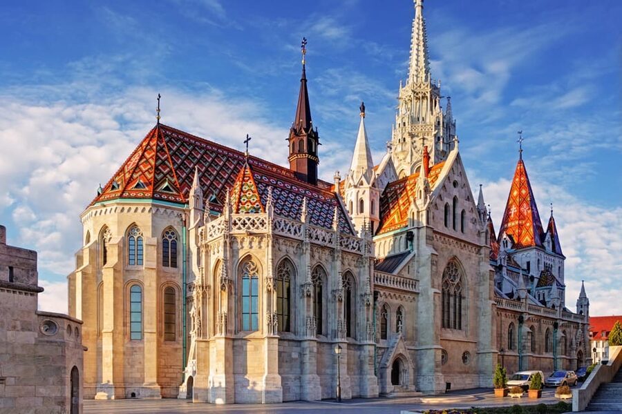 Buda Castle District and Matthias Church Private Tour - Matthias Church: The Artistic Heart of the Walk