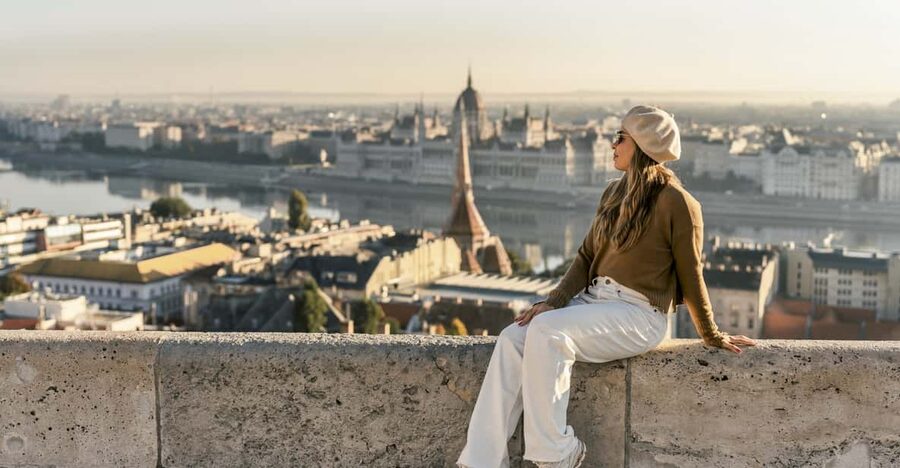 Buda Castle: Private photoshoot with a local guide - Key points at a glance