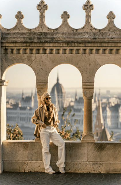 Buda Castle: Private photoshoot with a local guide - The 40-minute Buda Castle session