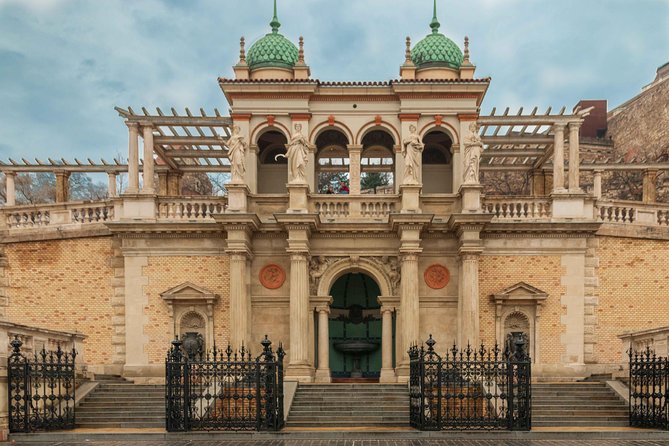 Buda Castle Quarter Walking Tour - Royal views at Buda Castle and Sandor Palace