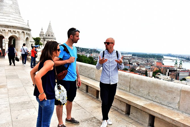 Buda Castle Walking Tour with Matthias church entry, Cake&Coffee - Key points at a glance