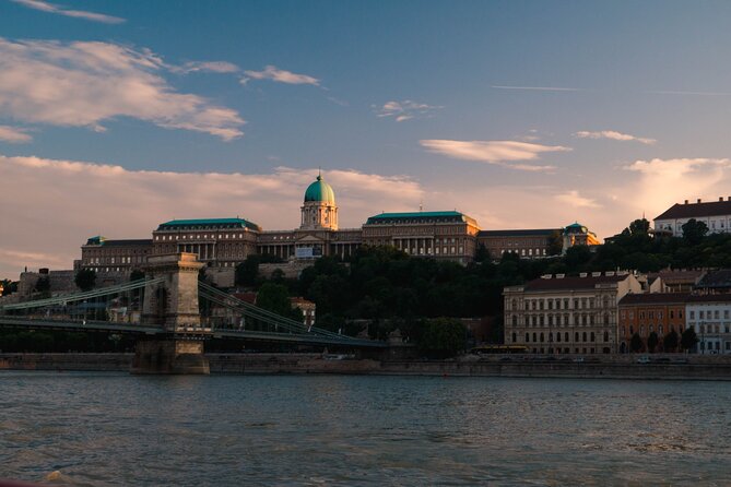 Budapest: 1-Hour Highlights Cruise with Welcome Drink - Getting to Dock 42 at Szent István park