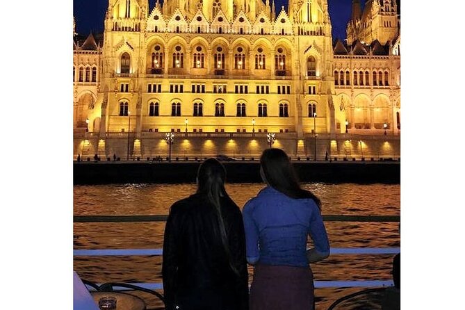 Budapest: 1-Hour Highlights Cruise with Welcome Drink - From Margaret Bridge to Matthias Church