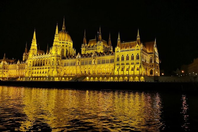 Budapest: 1-Hour Highlights Cruise with Welcome Drink - The Technical University, The Whale, and Pest’s riverfront