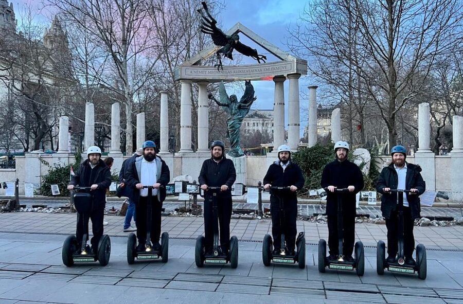 Budapest: 1 Hour Instagram Segway Tour - Clark Adam Square and Chain Bridge