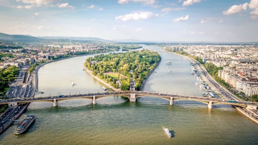 Budapest: 1-hour Sightseeing Danube River Cruise - Gellért Hill and the Liberty Monument