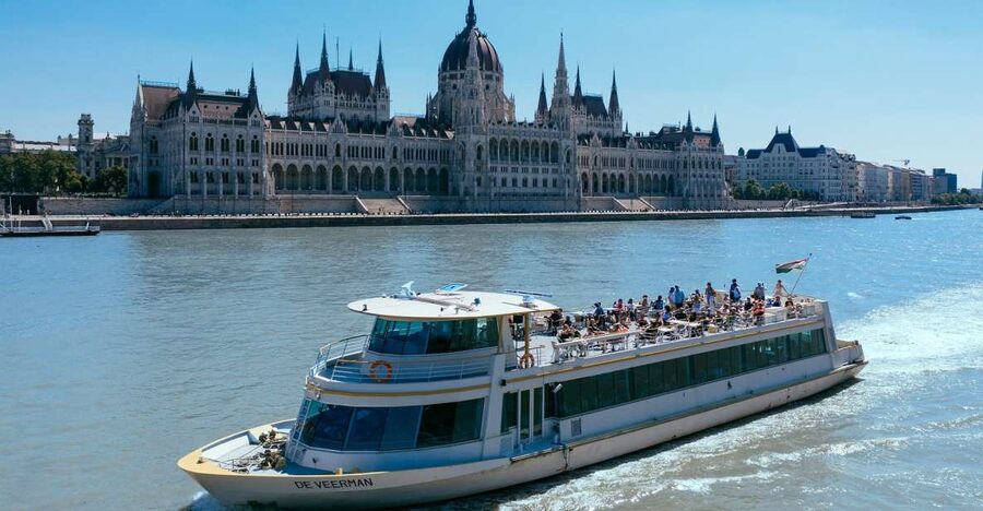 Budapest: 1-hour Sightseeing Danube River Cruise - Seating, sound, and the boat itself