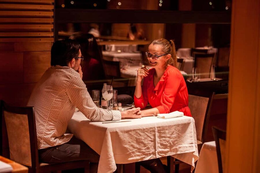 Budapest: 2-Course Dinner for 2 on a Boat Restaurant - Dessert: Dobos cake or tiramisu