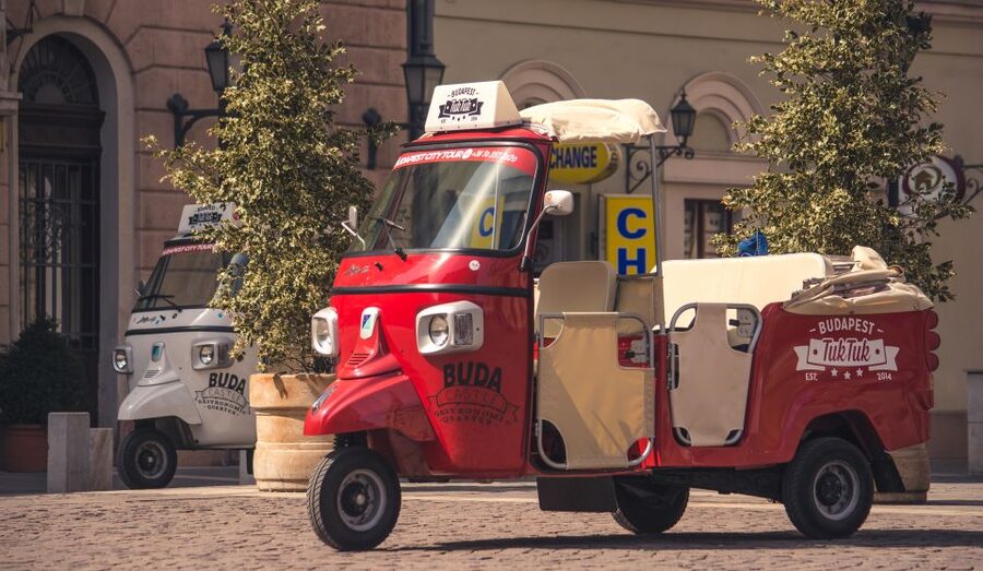 Budapest: 2-Hour Private TukTuk Tour - What the guide adds to the ride