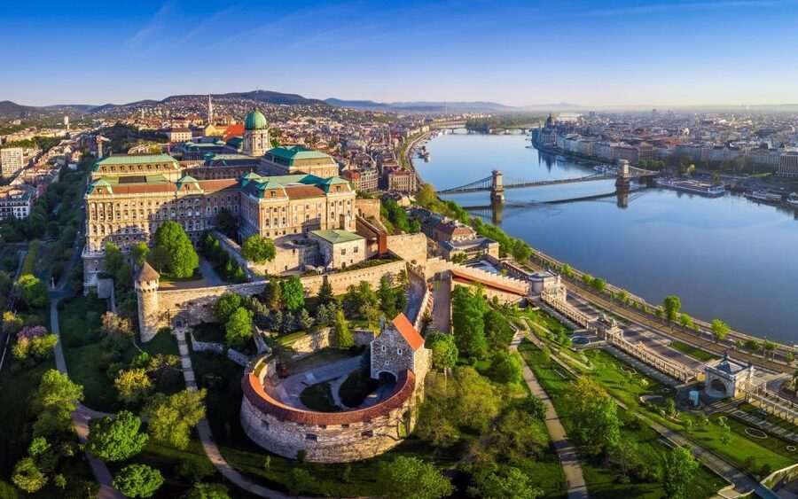 Budapest: 3-hour City Tour with Castle Walk + 1-hour Cruise - Gellért Hill and the Budapest panorama