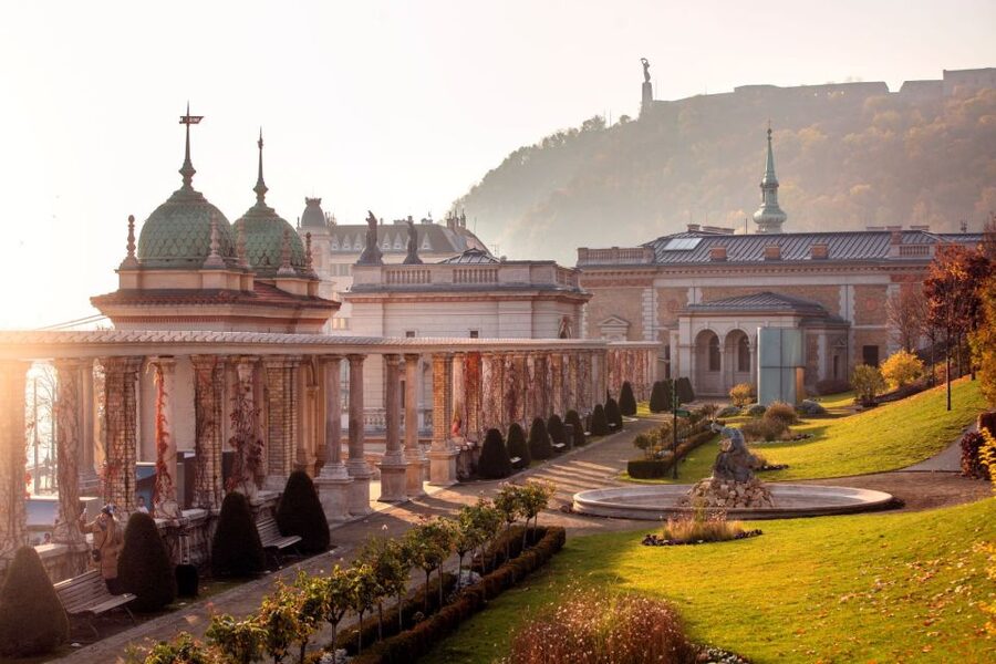 Budapest: 3-hour City Tour with Castle Walk + 1-hour Cruise - Castle Hill: the main walking stop