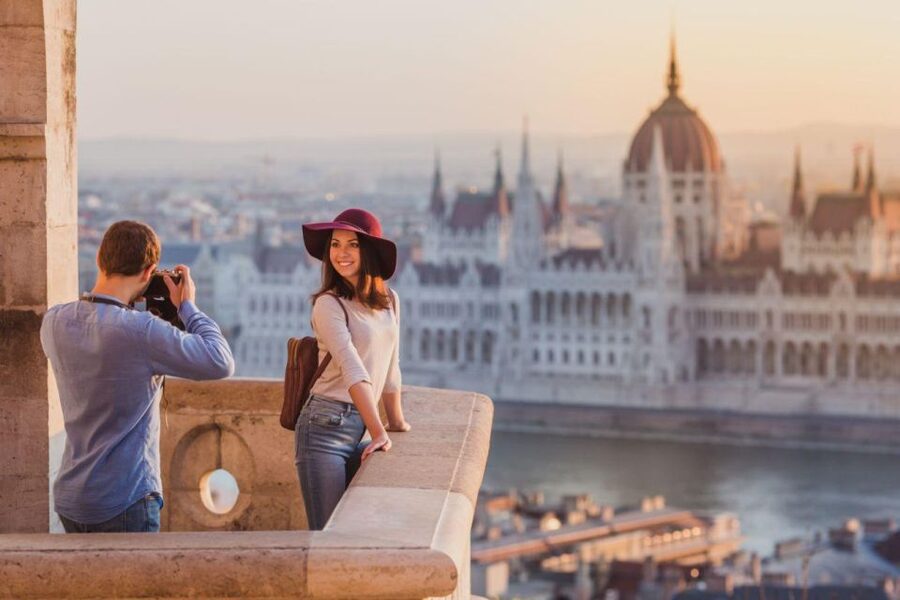 Budapest: 3-Hour Grand City Tour and Castle Walk - Seeing Budapest in three hours