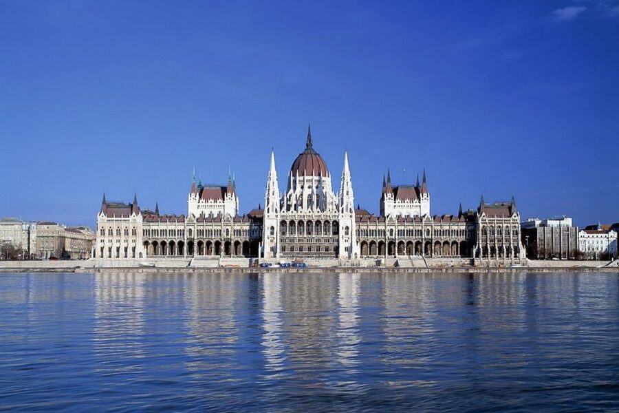 Budapest: 3-Hour Grand City Tour and Castle Walk - Gellért Hill and the Danube panorama