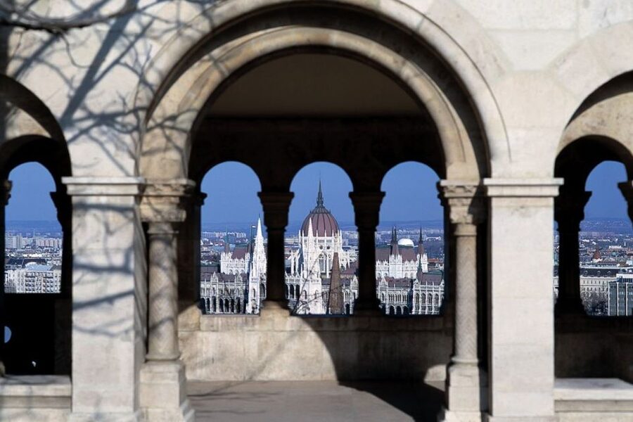 Budapest: 3-Hour Grand City Tour and Castle Walk - What the $49 price really covers