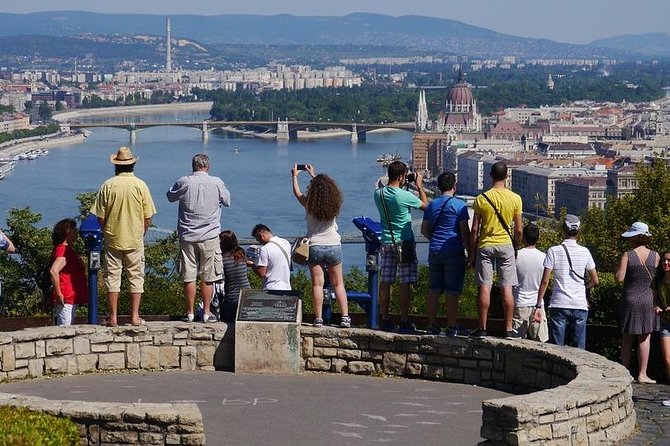 Budapest: 3-Hour Live-guided Bus Tour and 1-hour River Cruise - Parliament, the Opera House, and St. Stephen’s Basilica