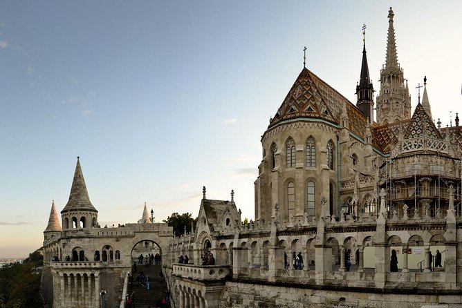 Budapest: 3-Hour Live-guided Bus Tour and 1-hour River Cruise - Timing, pace, and comfort