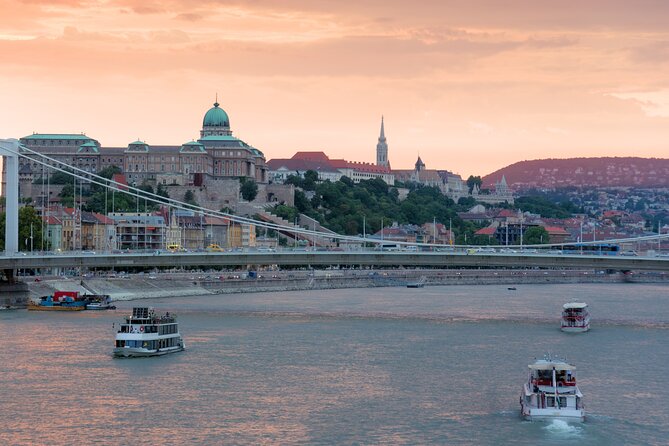 Budapest: 3-Hour Live-guided Bus Tour and 1-hour River Cruise - Starting in Pest and getting oriented