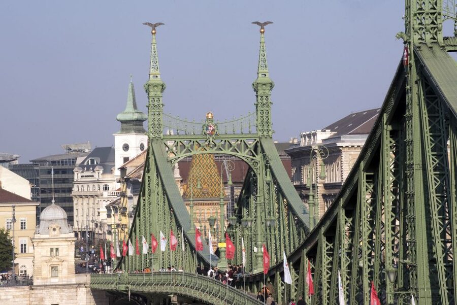 Budapest: 3-Hour Live Guided Sightseeing Tour - Key points to know before booking