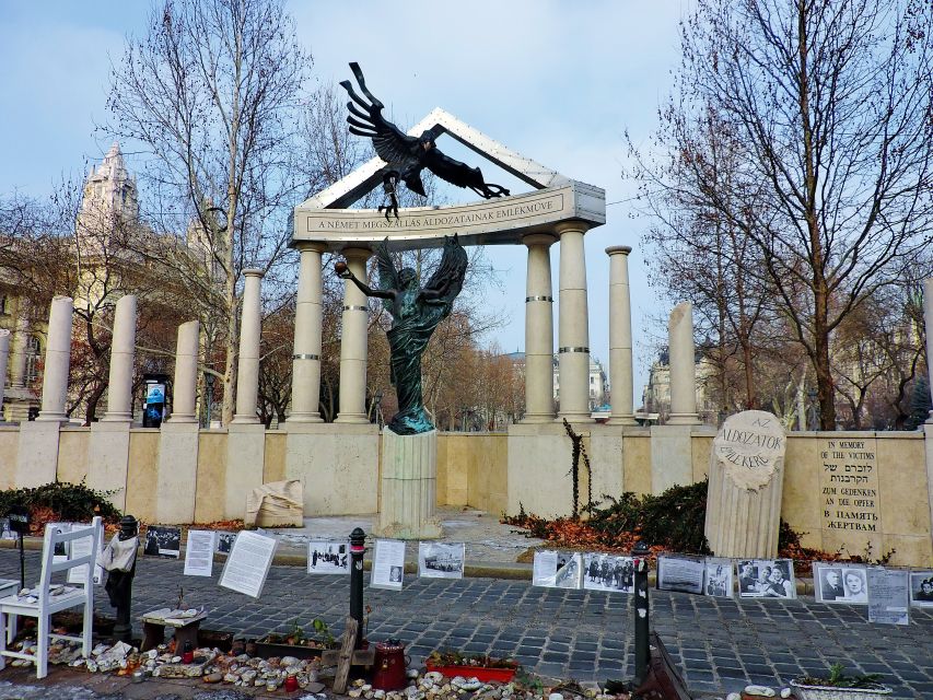 Budapest: 3-Hour Walking Tour About Communism (Small Group) - How the guides shape the experience