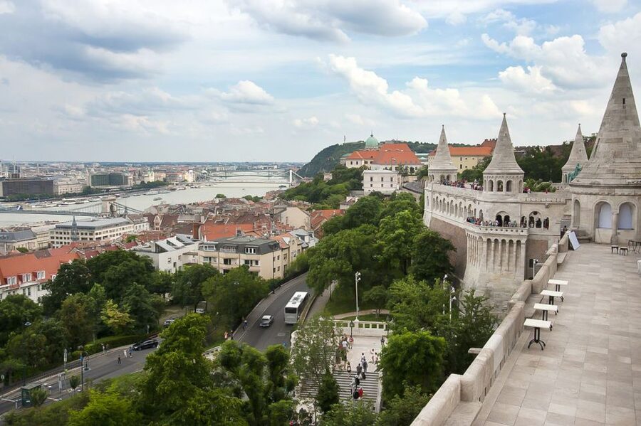 Budapest 3-Hour Walking Tour in Italian - How the history is handled in three hours