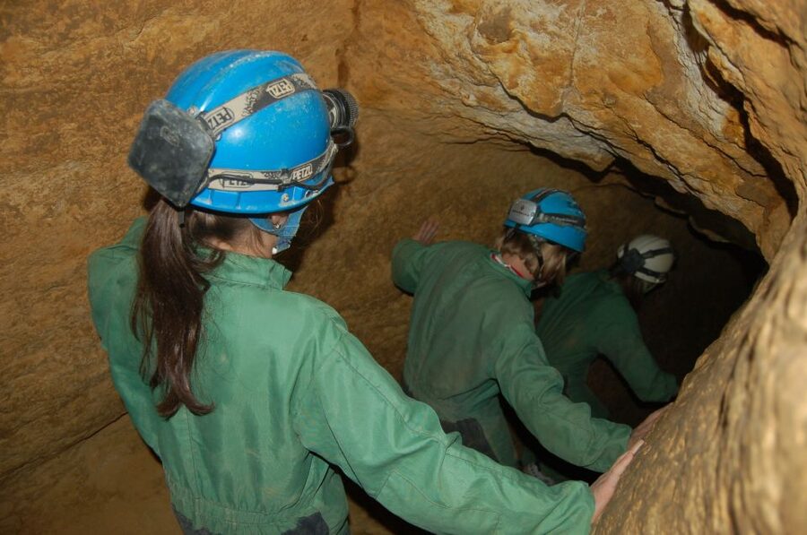 Budapest: Adventure Caving Tour with Guide - Key points at a glance