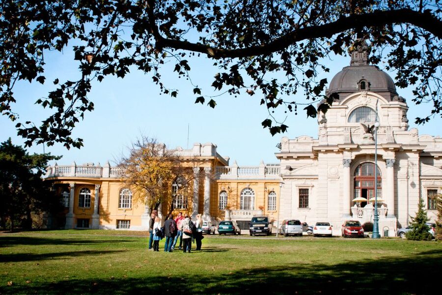 Budapest: All in One Walking Tour with Strudel House Stop - Starting at the Opera House and riding the Millennium metro