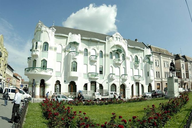 Budapest Art Nouveau Walking Tour - Kazinczy Street Synagogue: a striking final stop