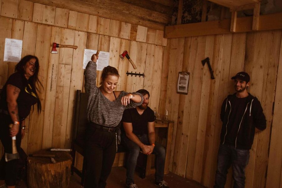 Budapest: Axe Throwing Experience - Why axe throwing works so well in Budapest