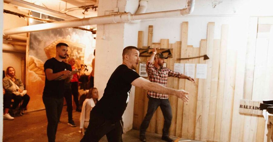 Budapest: Axe Throwing Experience - Learning the throw before the competition
