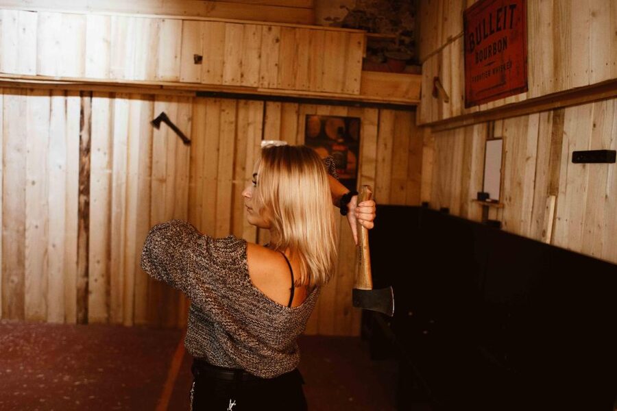 Budapest: Axe Throwing Experience - Getting the booking details right