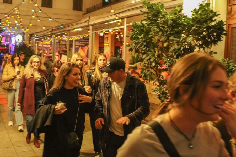 Budapest: Bar Crawl Tour with Local Drinks - Füge Udvar, the official finish, and what happens next