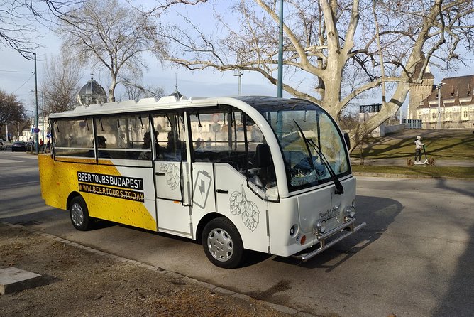 Budapest BeerBus Tour 60 Minutes Private Experience - Deák Ferenc tér and the city’s social side