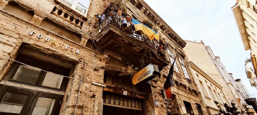 Budapest: Best of Downtown and Jewish Quarter Tour - Finishing near Kazinczy Street and Szimpla Kert